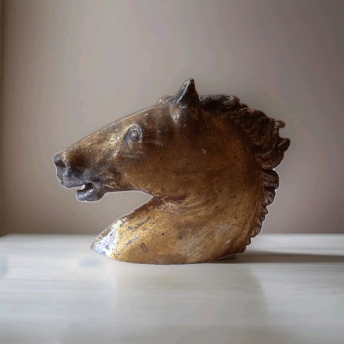 Antico fregio testa cavallo - di,